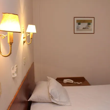 Nefeli Hotel 2*
