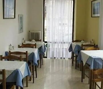 Nefeli Hotel 2*