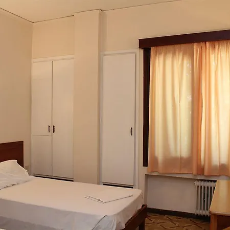 Nefeli Hotel 2*